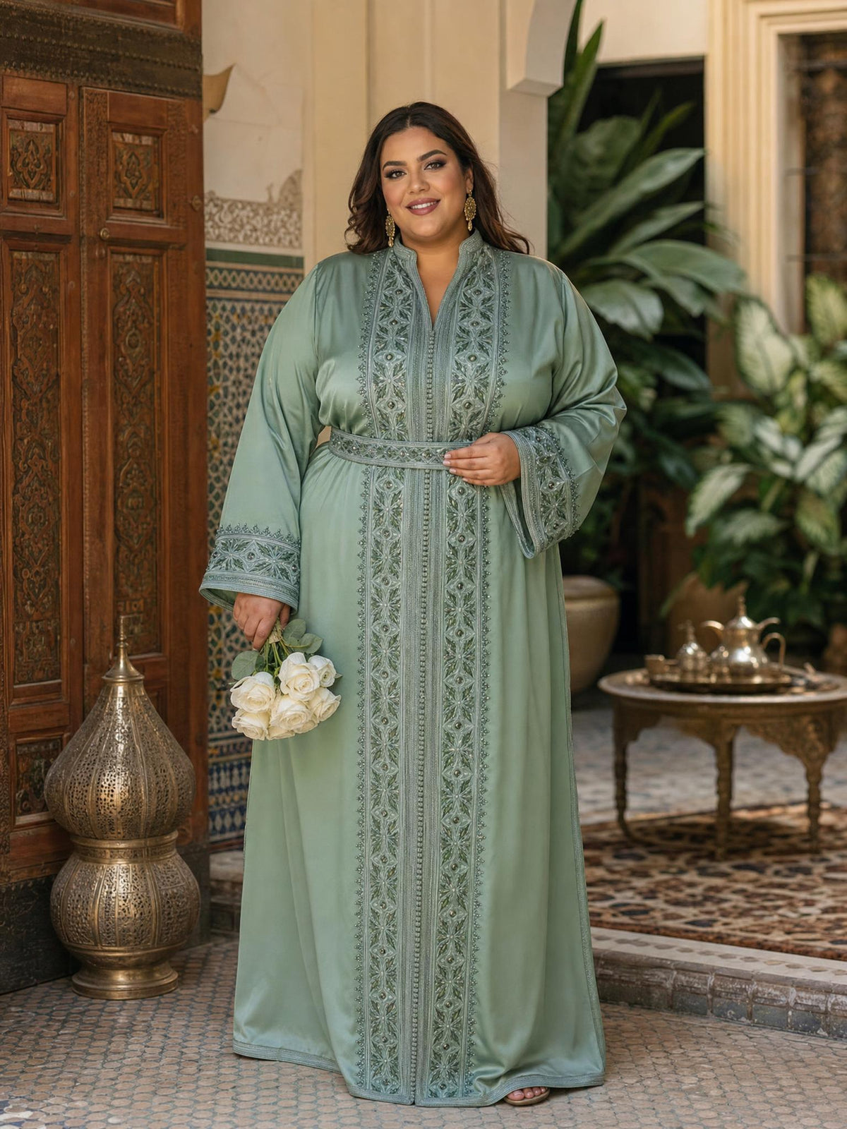 Caftan Malak — Robe Caftan Marocaine Faite à la Main \u2014 plus-size model